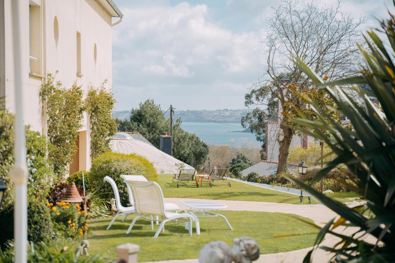 Hotel Les Agapanthes Ploubazlanec Bagian luar foto