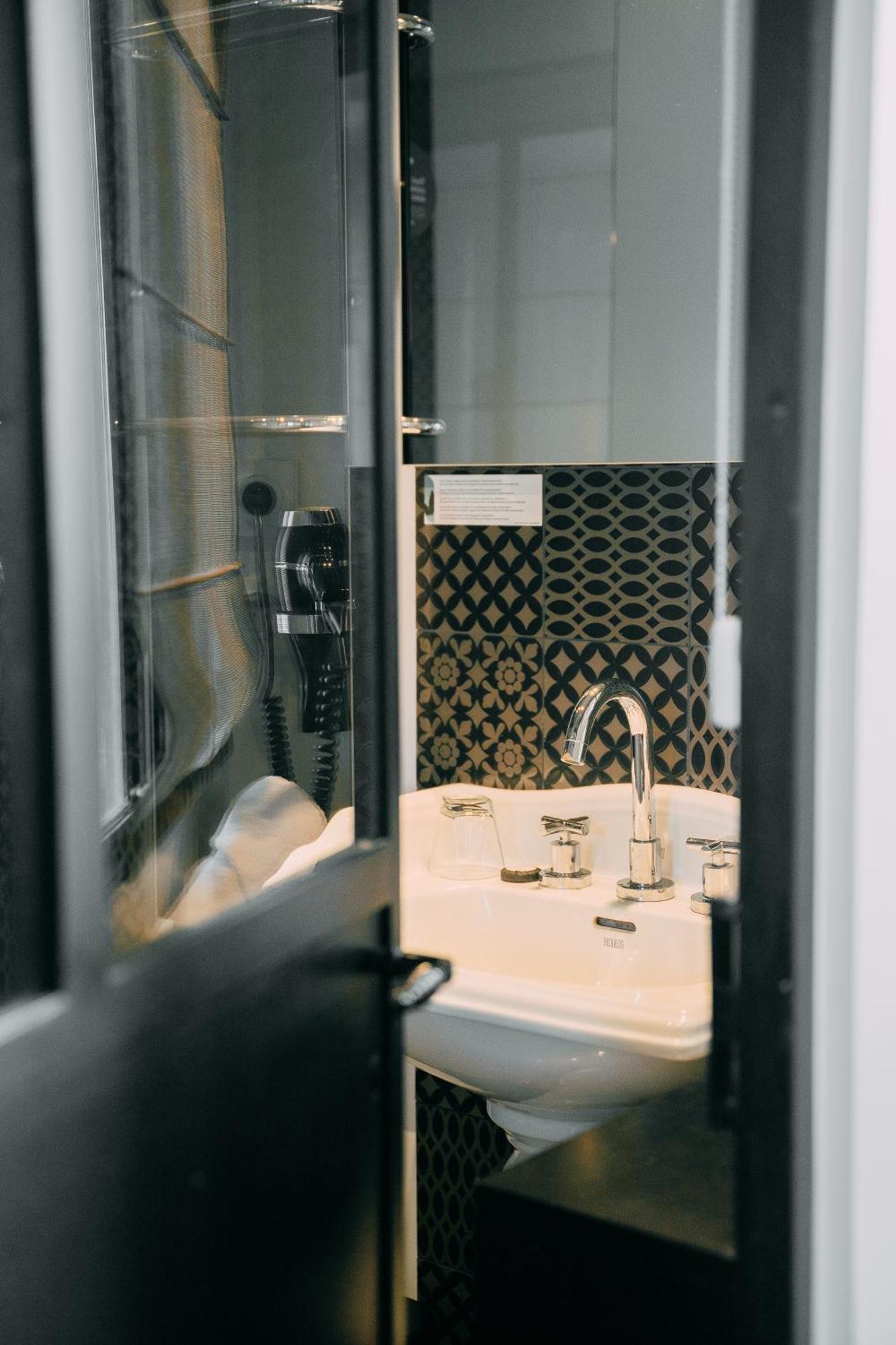Hotel Les Agapanthes Ploubazlanec Bagian luar foto