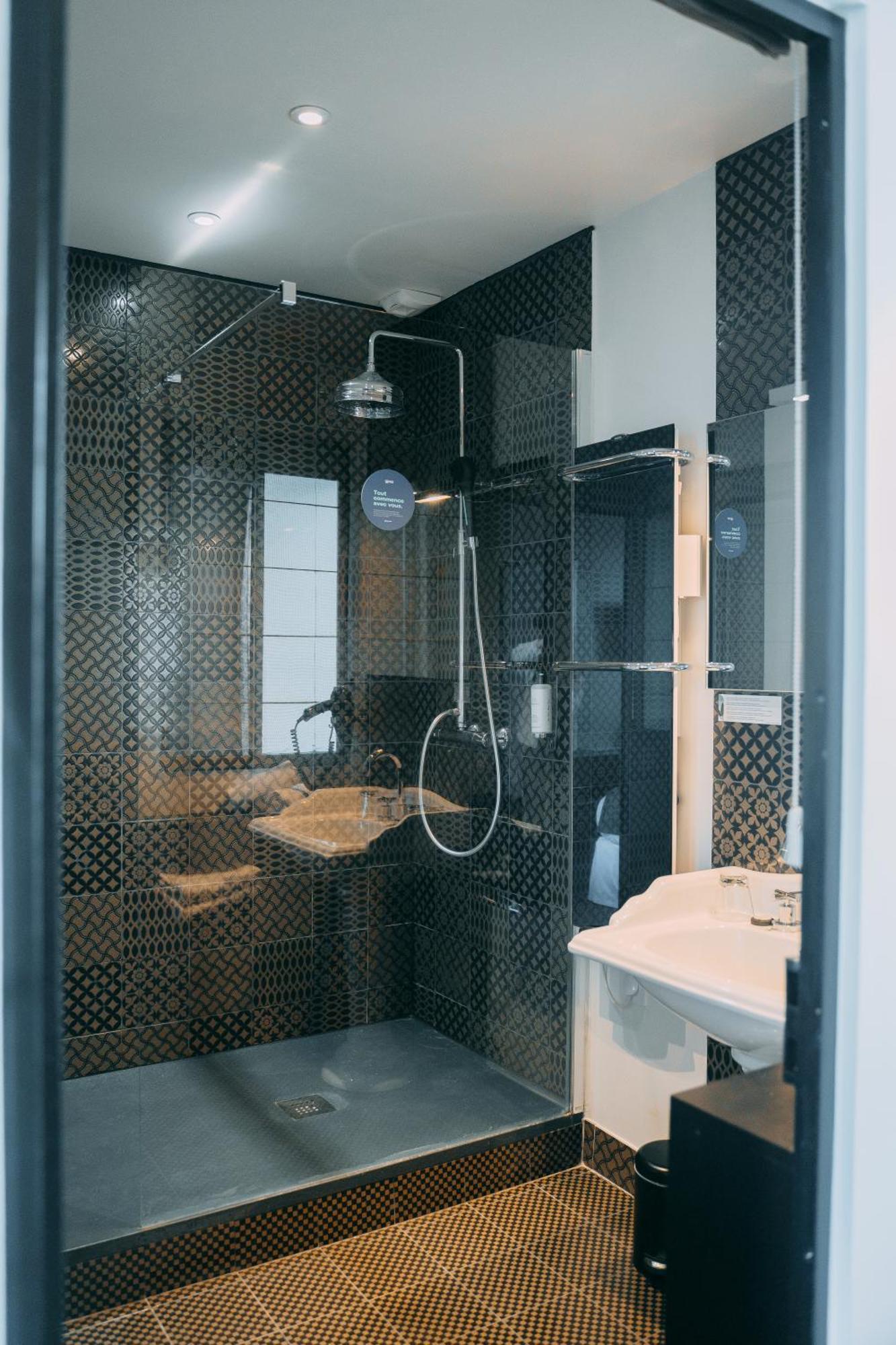 Hotel Les Agapanthes Ploubazlanec Bagian luar foto