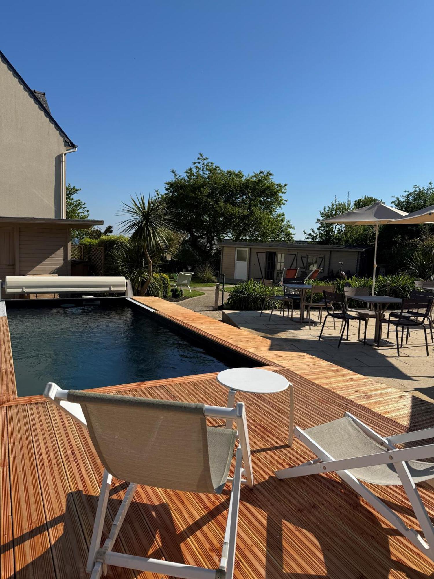 Hotel Les Agapanthes Ploubazlanec Bagian luar foto
