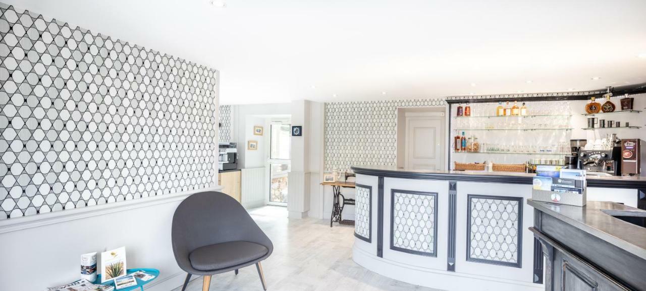 Hotel Les Agapanthes Ploubazlanec Bagian luar foto