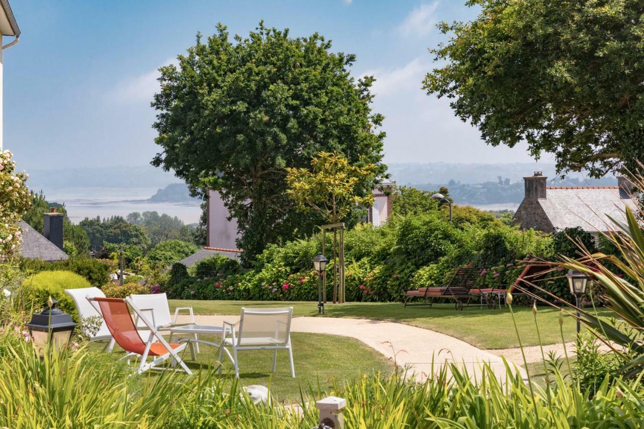Hotel Les Agapanthes Ploubazlanec Bagian luar foto